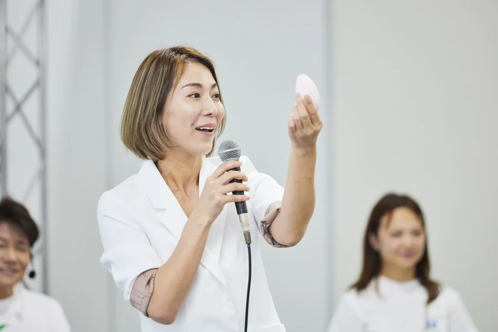 二宮典子理事長の登壇